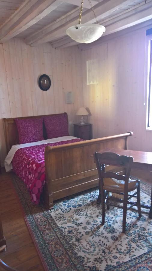 Chambre D Hote 1873 Frasne Habitación foto