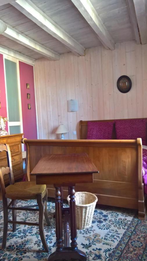 Chambre D Hote 1873 Frasne Habitación foto